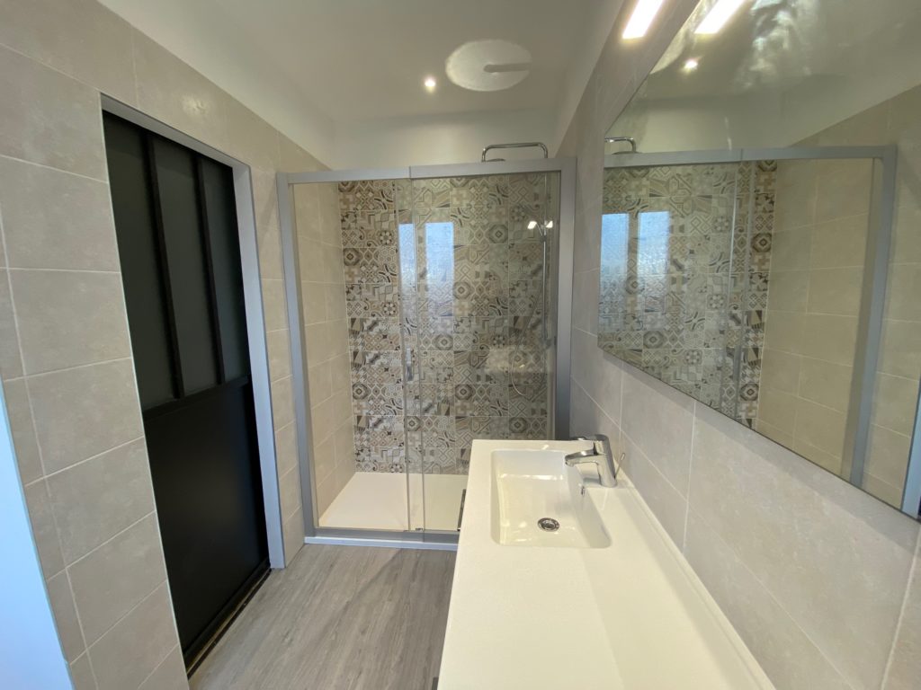 Rénovation d'une salle de bains à Estrées. Le saviez-vous ? La salle de bains fait partie des pièces les plus rénovées par les Français.